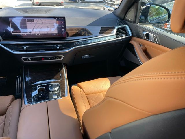 2026 BMW X7 40i - Photo 9