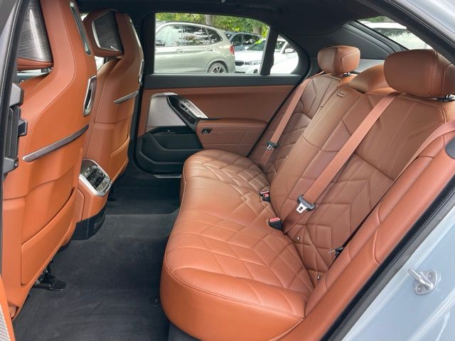 2025 BMW 7 Series 760i - Photo 7