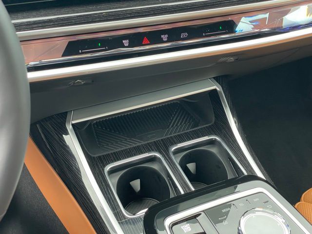 2026 BMW 7 Series 740i - Photo 23