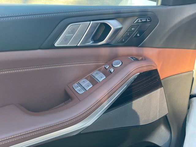 2026 BMW X7 40i - Photo 14