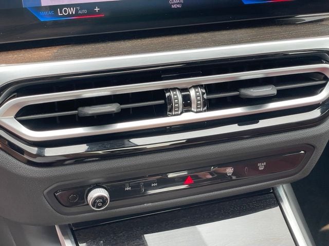 2023 BMW 3 Series 330i - Photo 20
