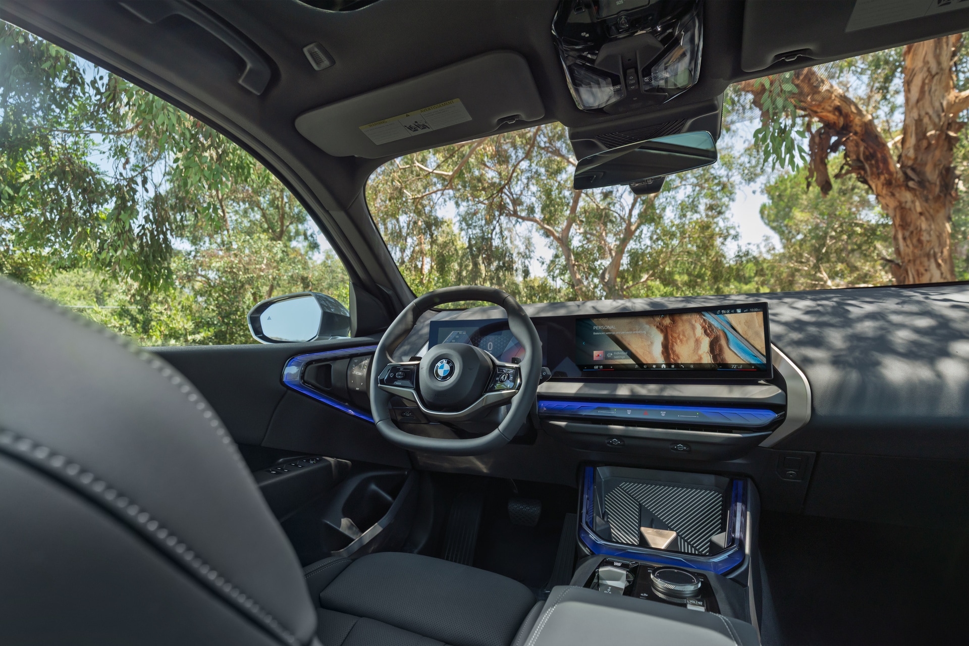 2025 BMW xDrive30 interior comparison