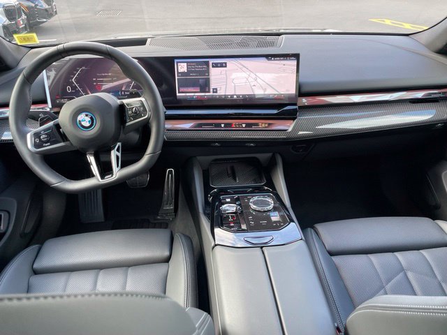 2026 BMW 5 Series 550e - Photo 11