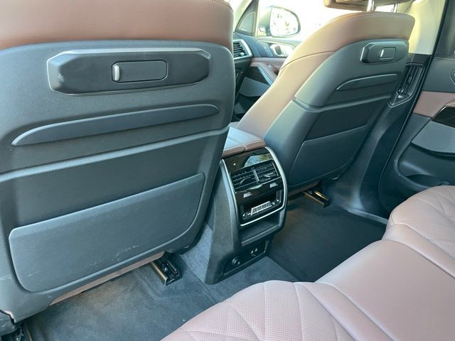 2026 BMW X7 40i - Photo 8