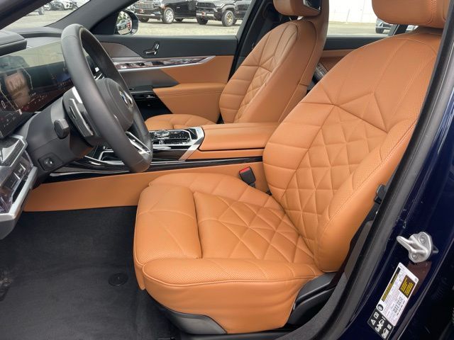 2026 BMW 7 Series 740i - Photo 6