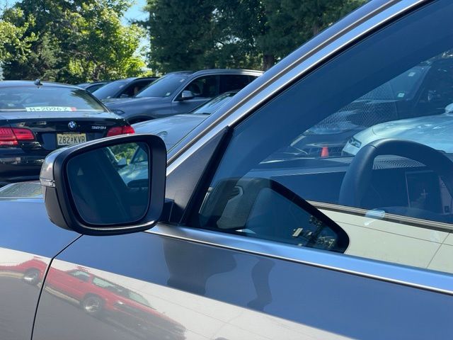 2026 BMW 3 Series 330i - Photo 26