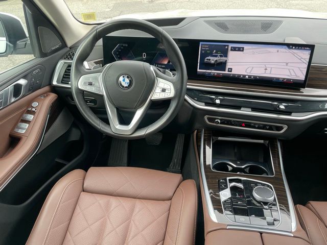 2026 BMW X7 40i - Photo 10