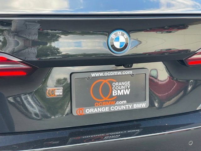 2026 BMW 5 Series 550e - Photo 34