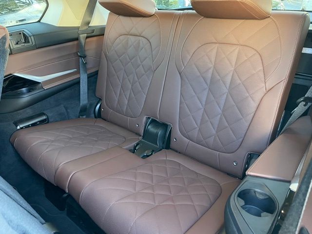 2026 BMW X7 40i - Photo 9