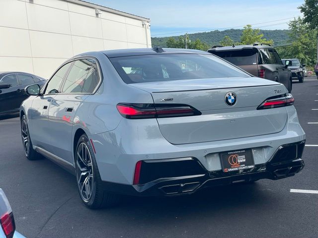 2025 BMW 7 Series 760i - Photo 5