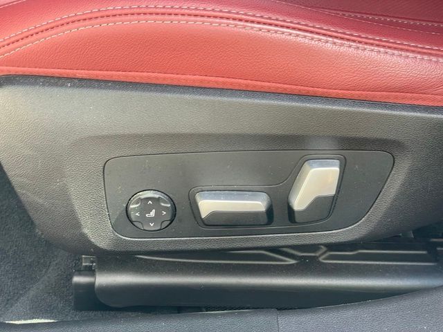 2023 BMW 3 Series 330i - Photo 13
