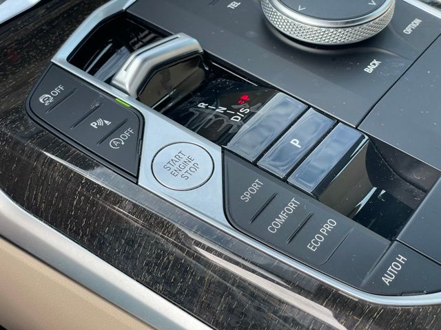 2023 BMW 3 Series 330i - Photo 23