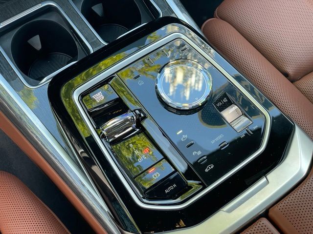 2026 BMW 7 Series 760i - Photo 21
