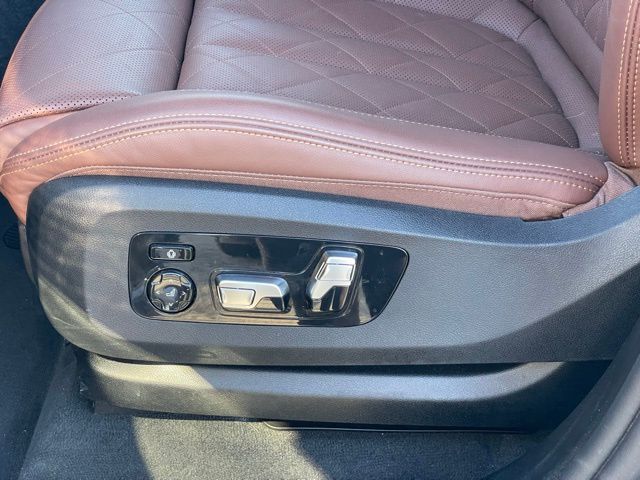 2026 BMW X7 40i - Photo 16