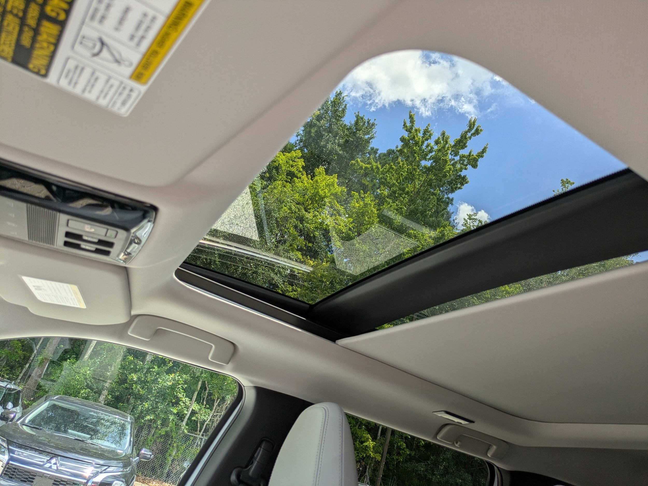 2025 Mitsubishi Outlander SE - Photo 23