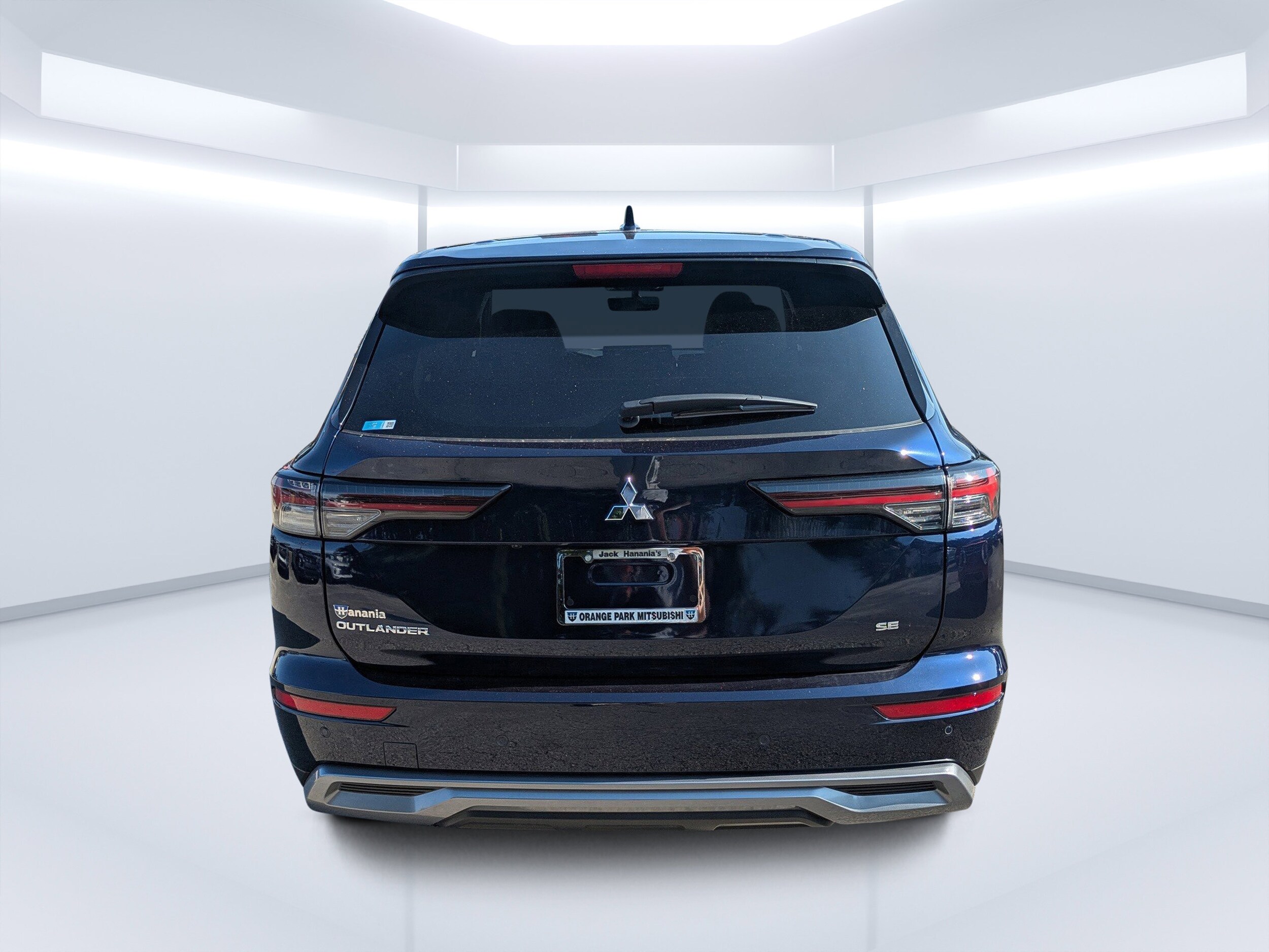 2025 Mitsubishi Outlander SE photo 4
