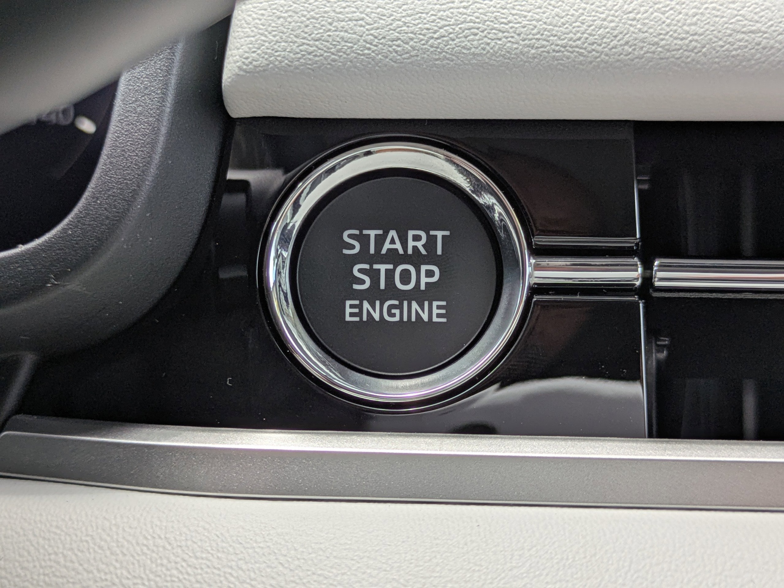 2025 Mitsubishi Outlander SE - Photo 32