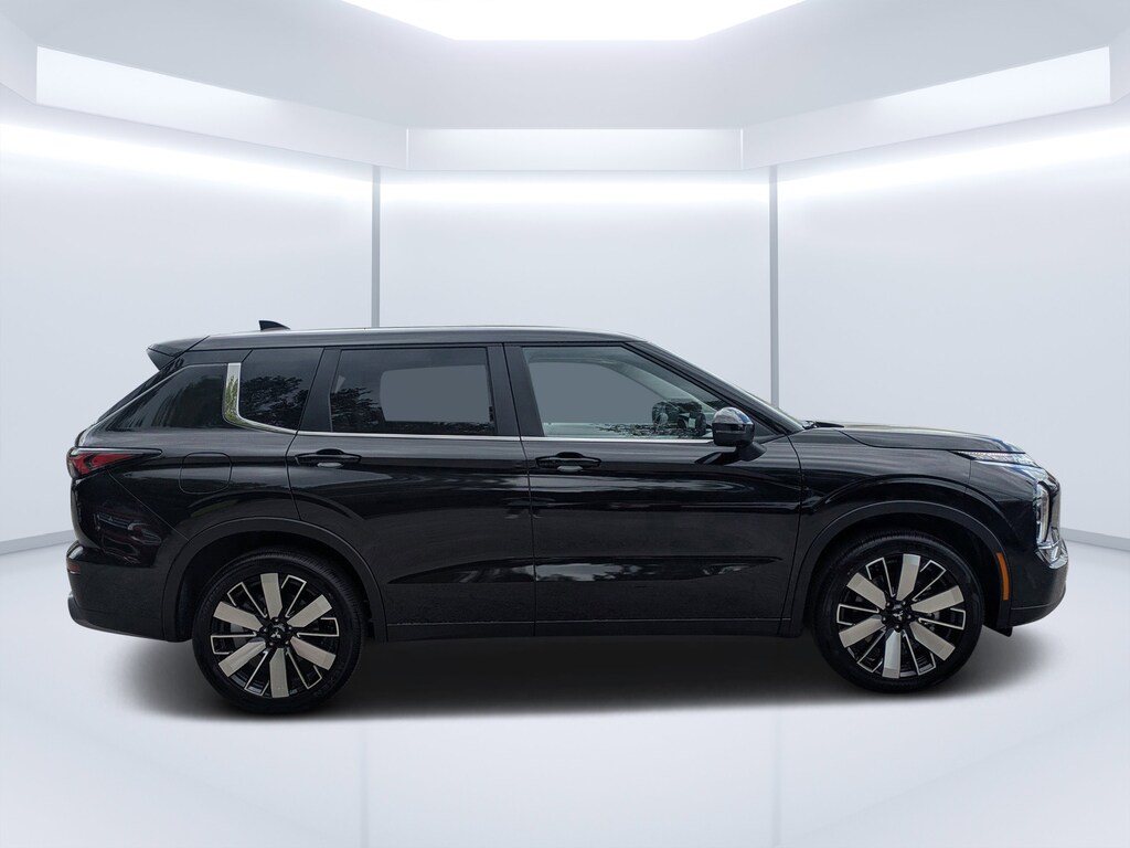 New 2026 Mitsubishi Outlander SE SUV