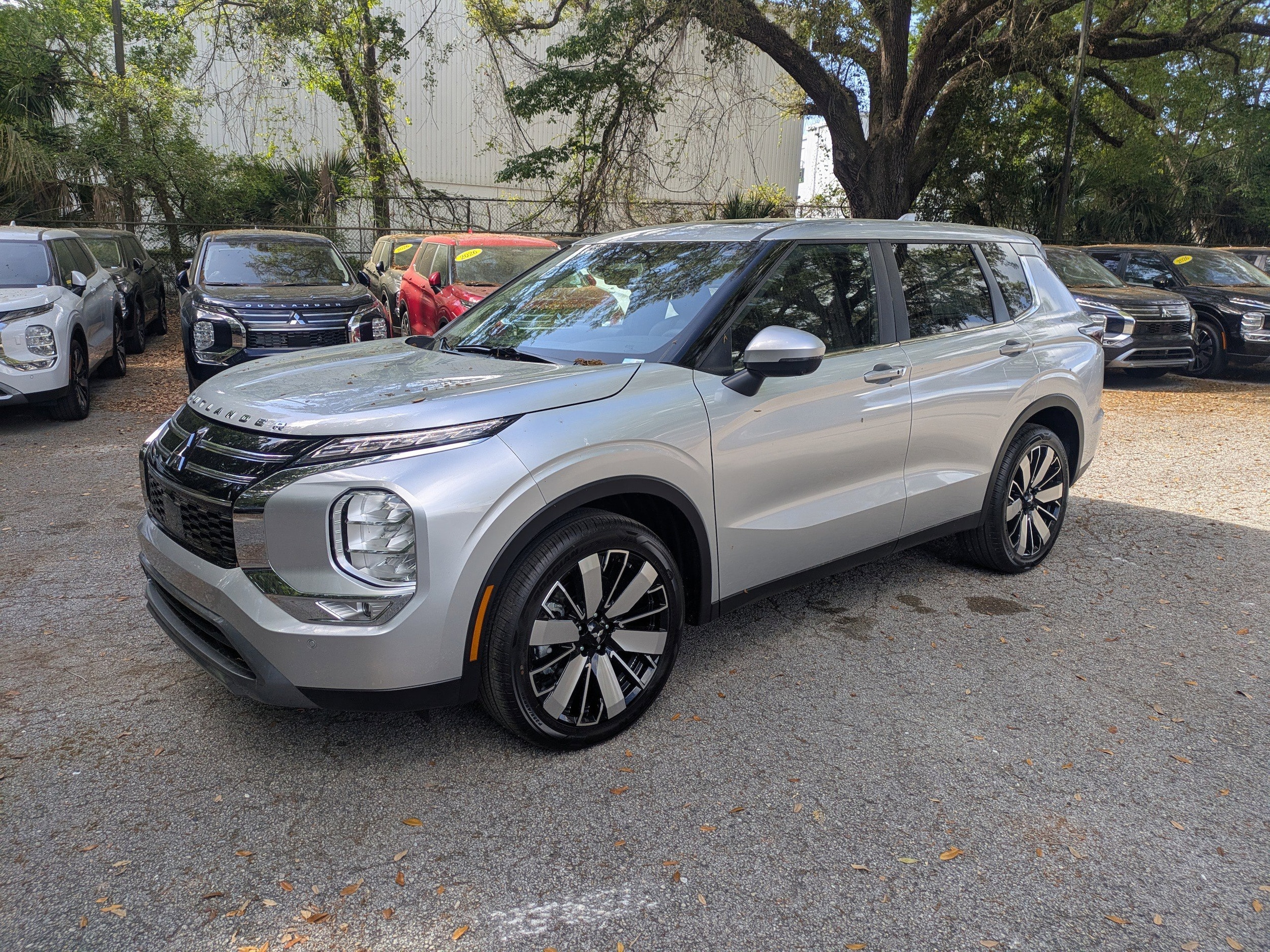 View vehicle photo 7