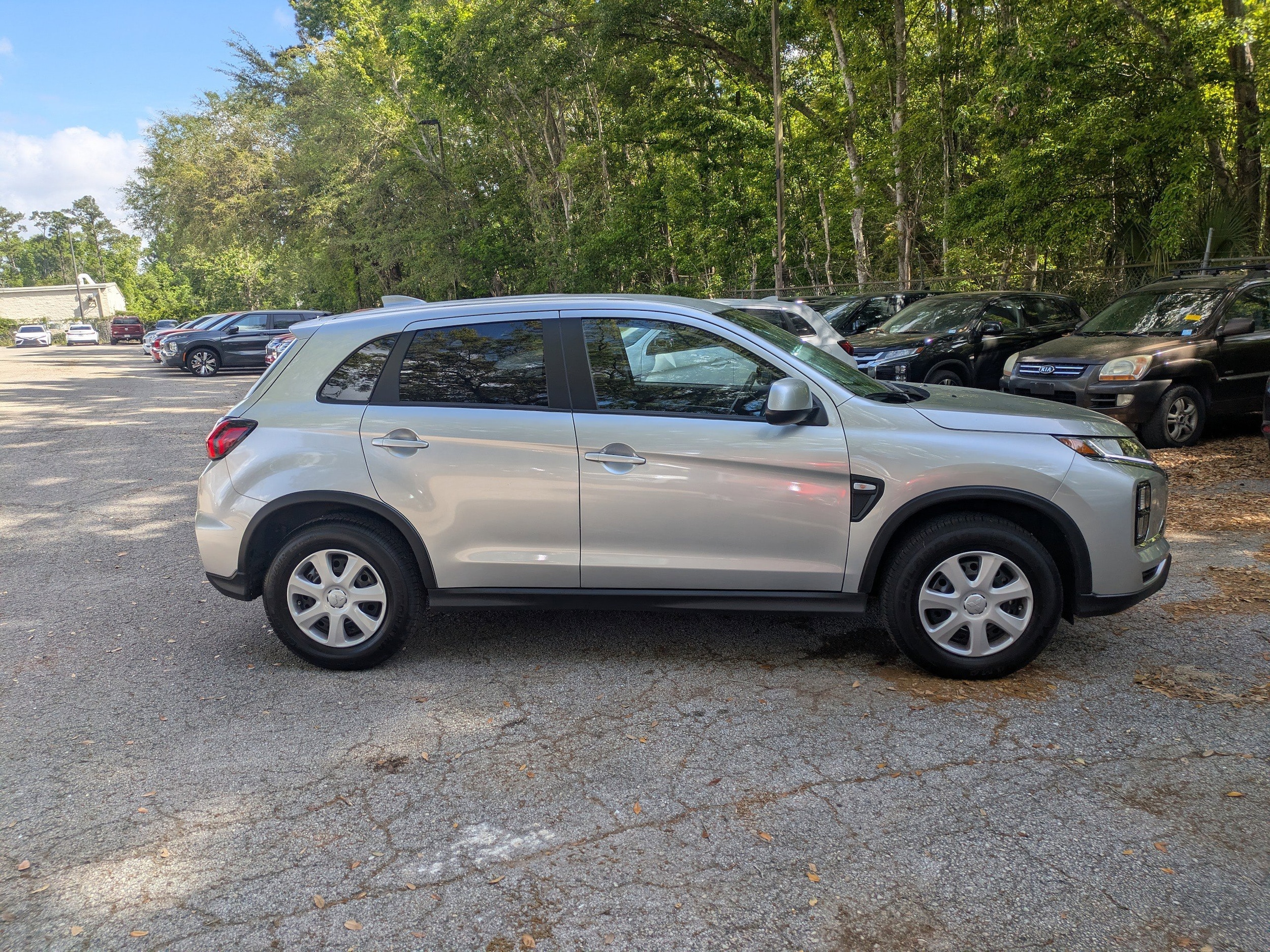 View vehicle photo 2