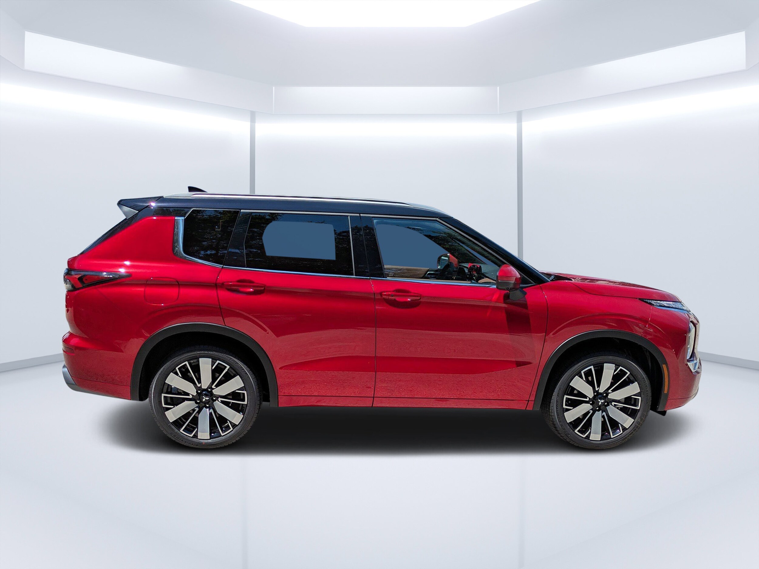2025 Mitsubishi Outlander SEL photo 2