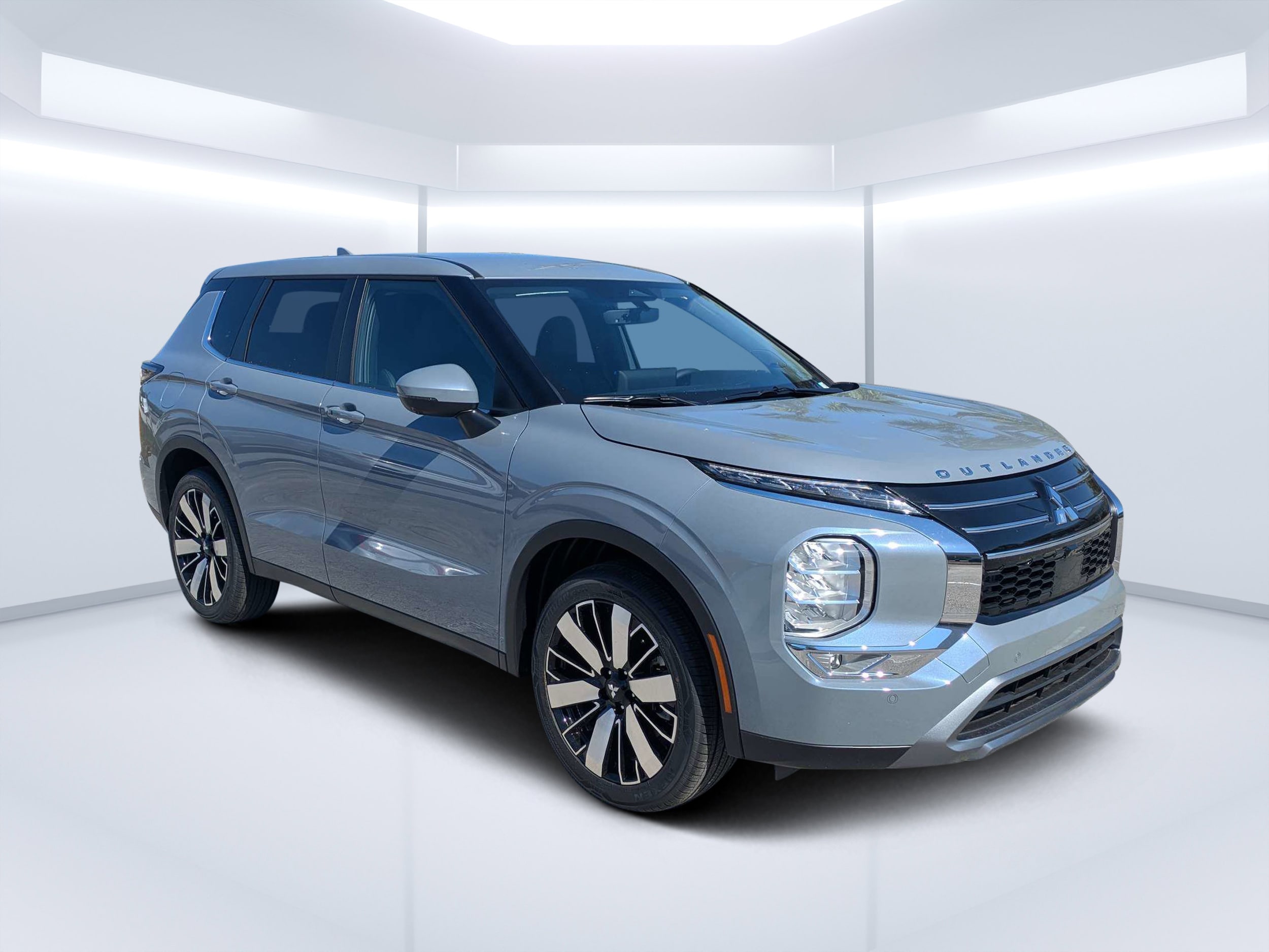 2026 Mitsubishi Outlander SE FWD's photo