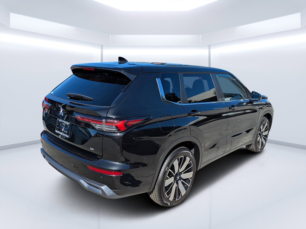 New 2025 Mitsubishi Outlander SE SUV
