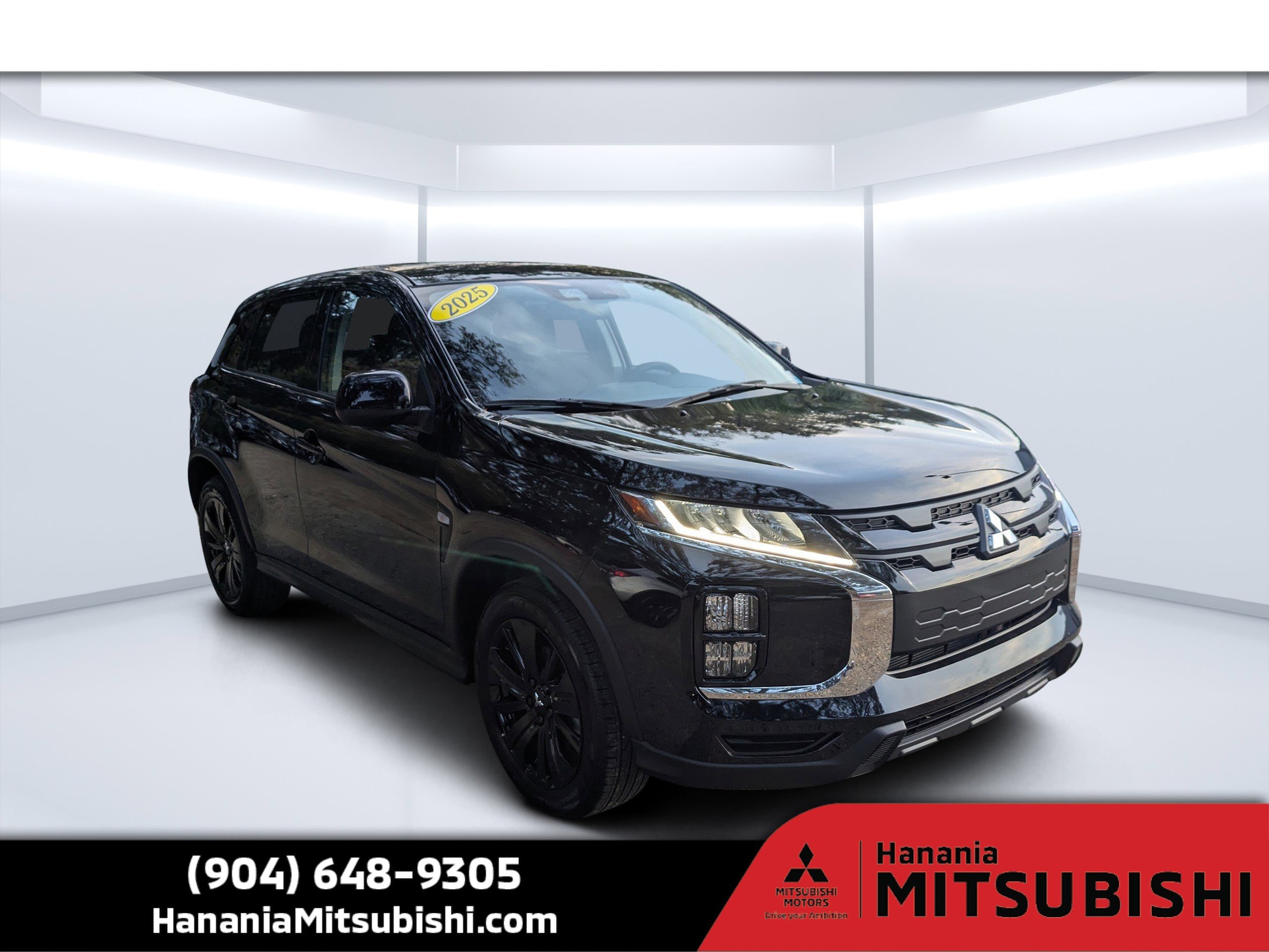 2025 Mitsubishi Outlander Sport LE's photo