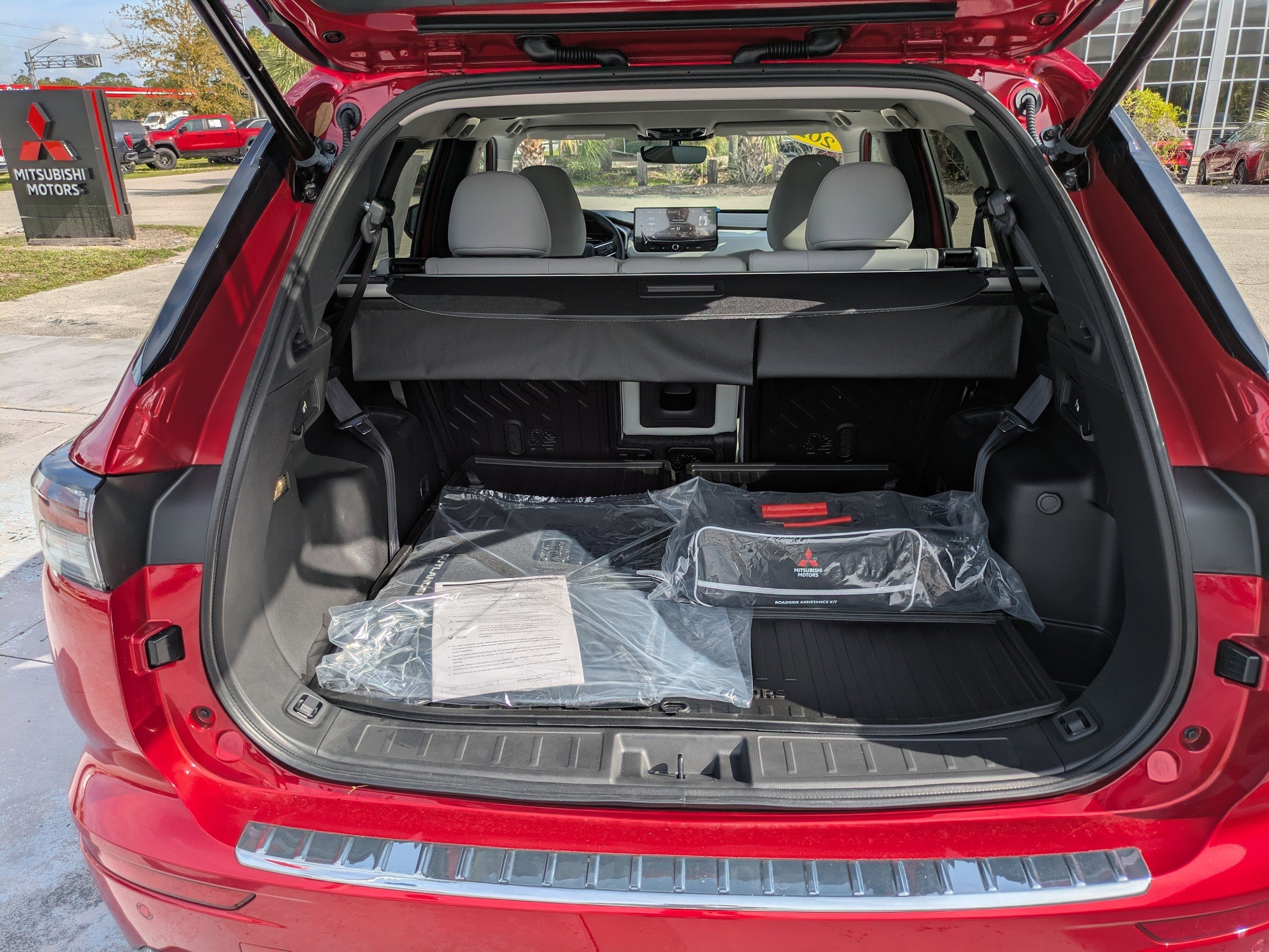 2025 Mitsubishi Outlander SE - Photo 12