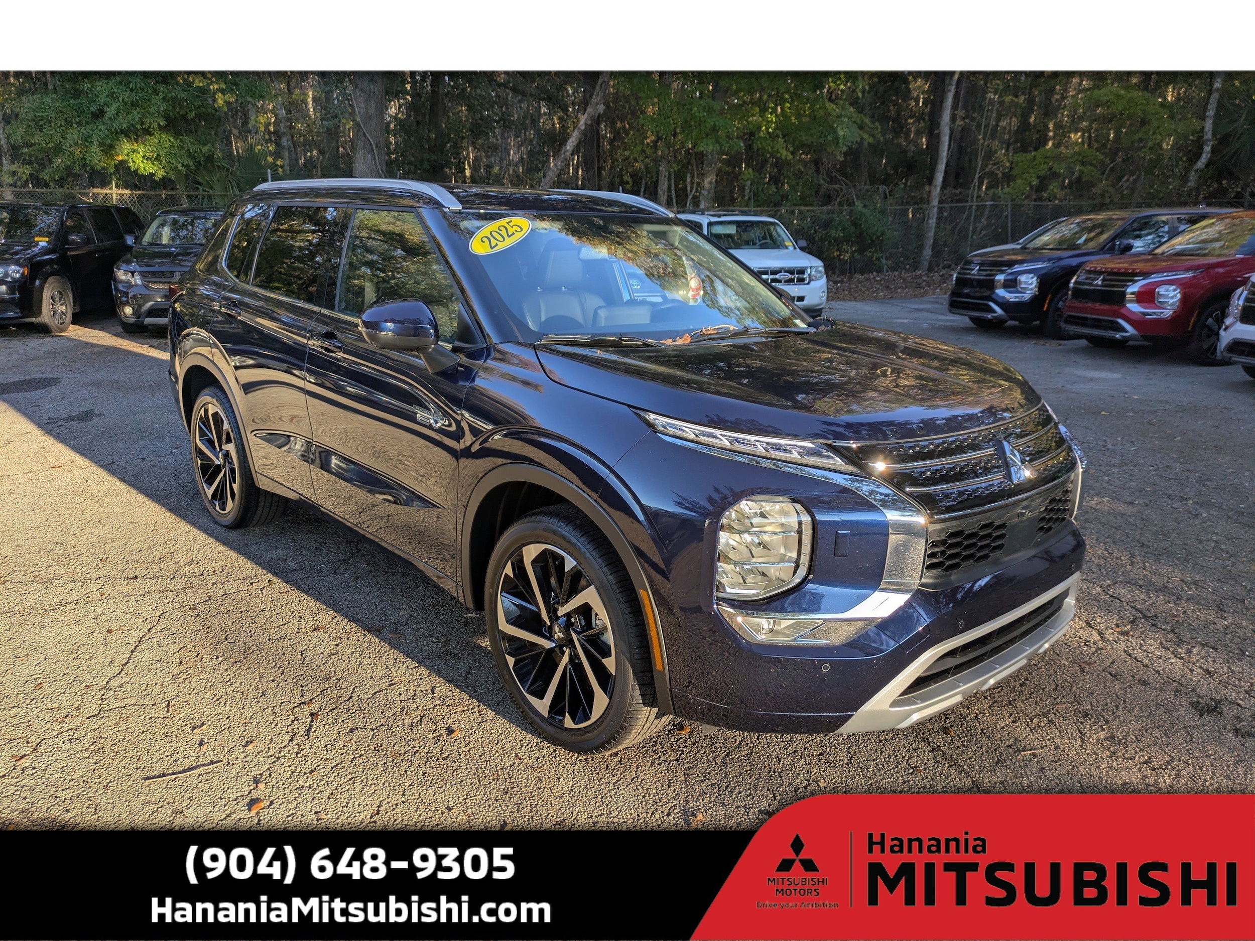 2025 Mitsubishi Outlander Plug-in Hybrid SEL's photo