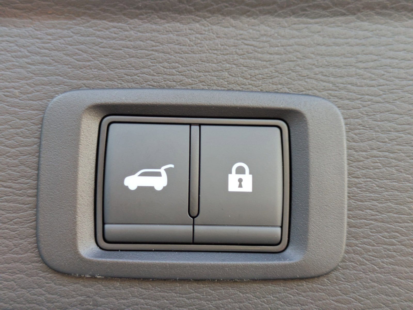 2025 Mitsubishi Outlander SEL - Photo 13
