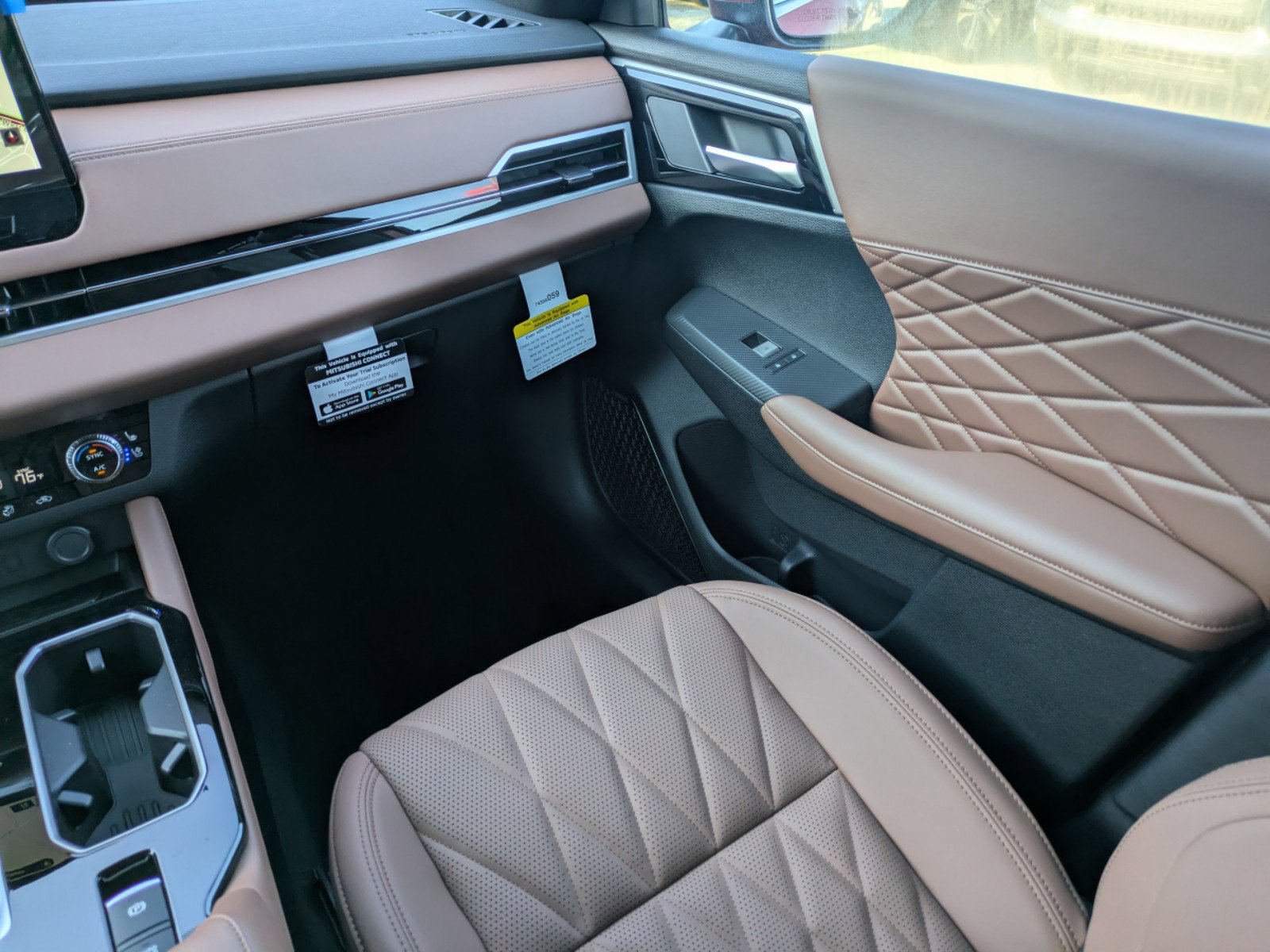 2025 Mitsubishi Outlander SEL - Photo 18
