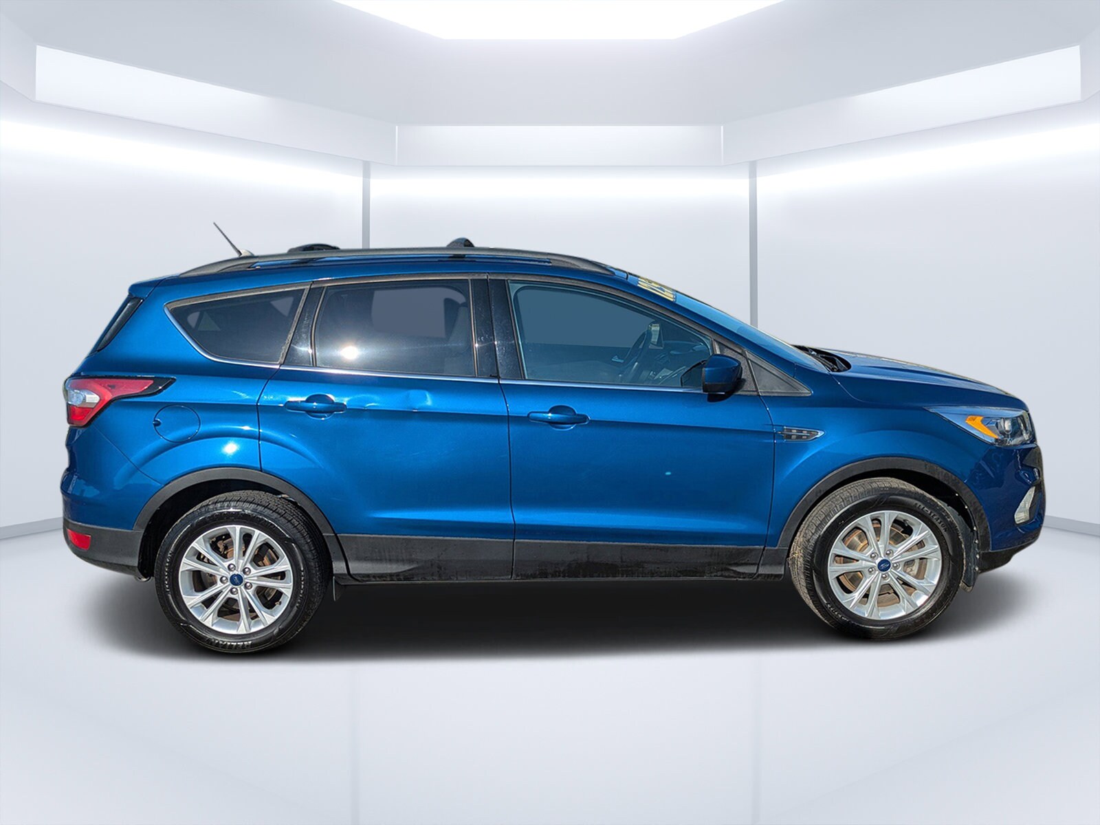 2018 Ford Escape SEL photo 2