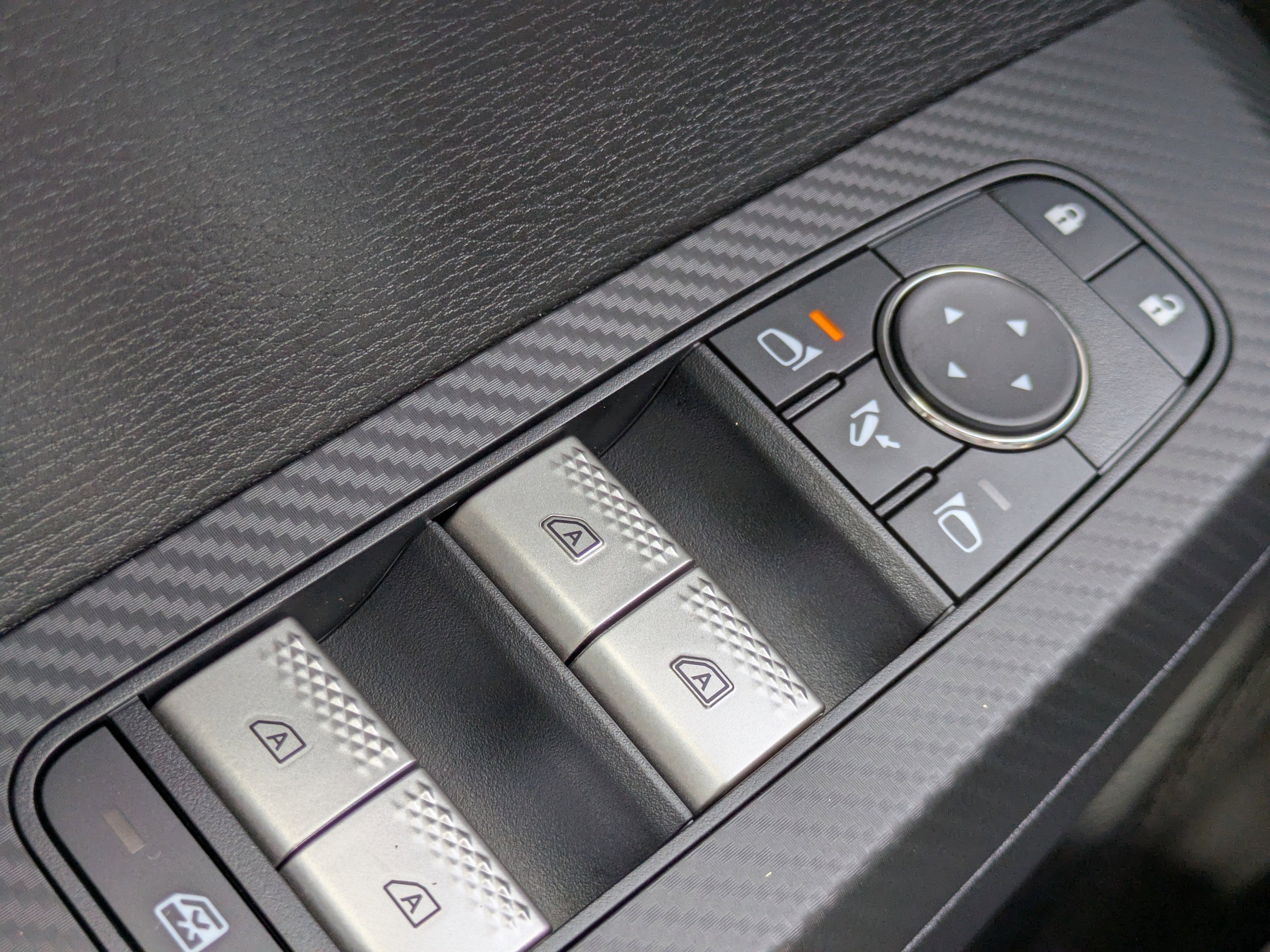 2025 Mitsubishi Outlander SE - Photo 24