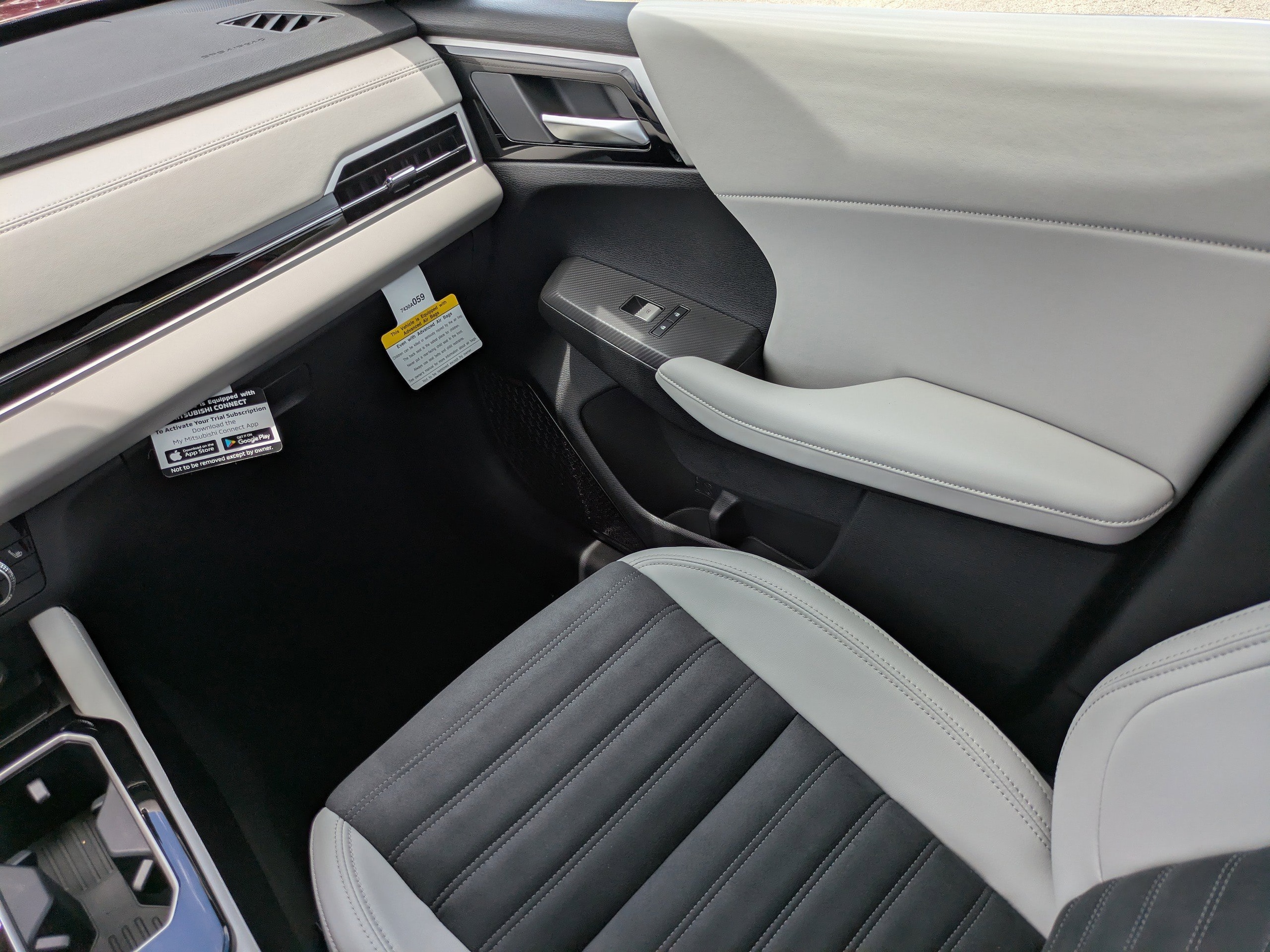 2025 Mitsubishi Outlander SE - Photo 17