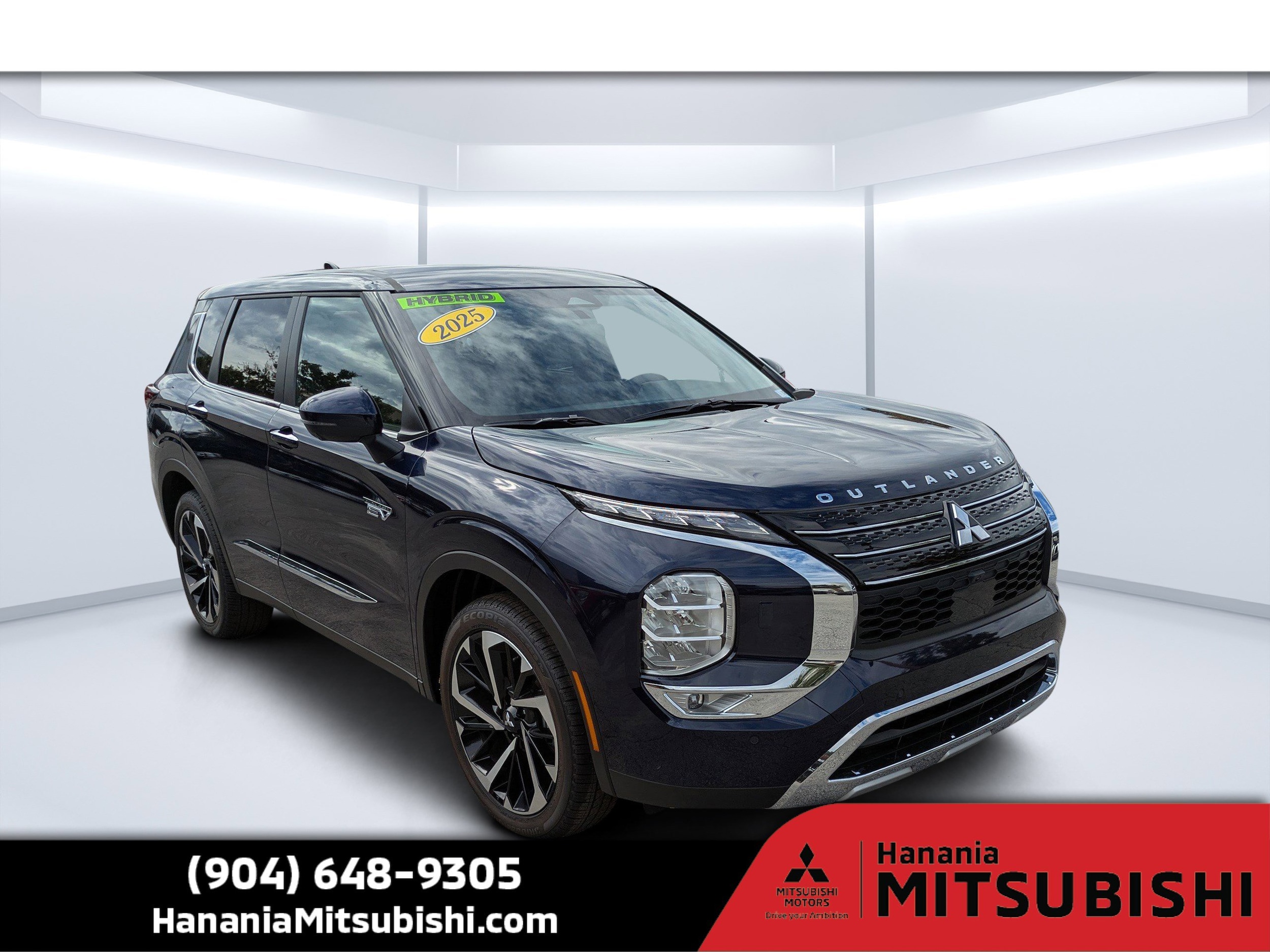 2025 Mitsubishi Outlander Plug-in Hybrid SE's photo