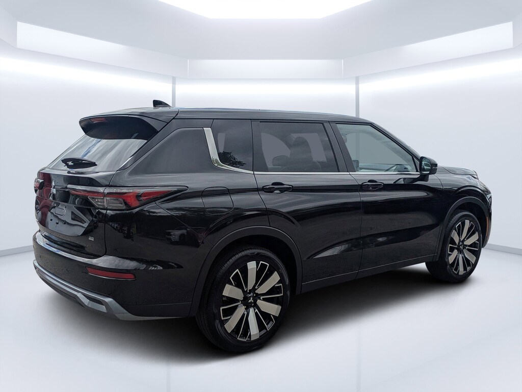 New 2026 Mitsubishi Outlander SE SUV