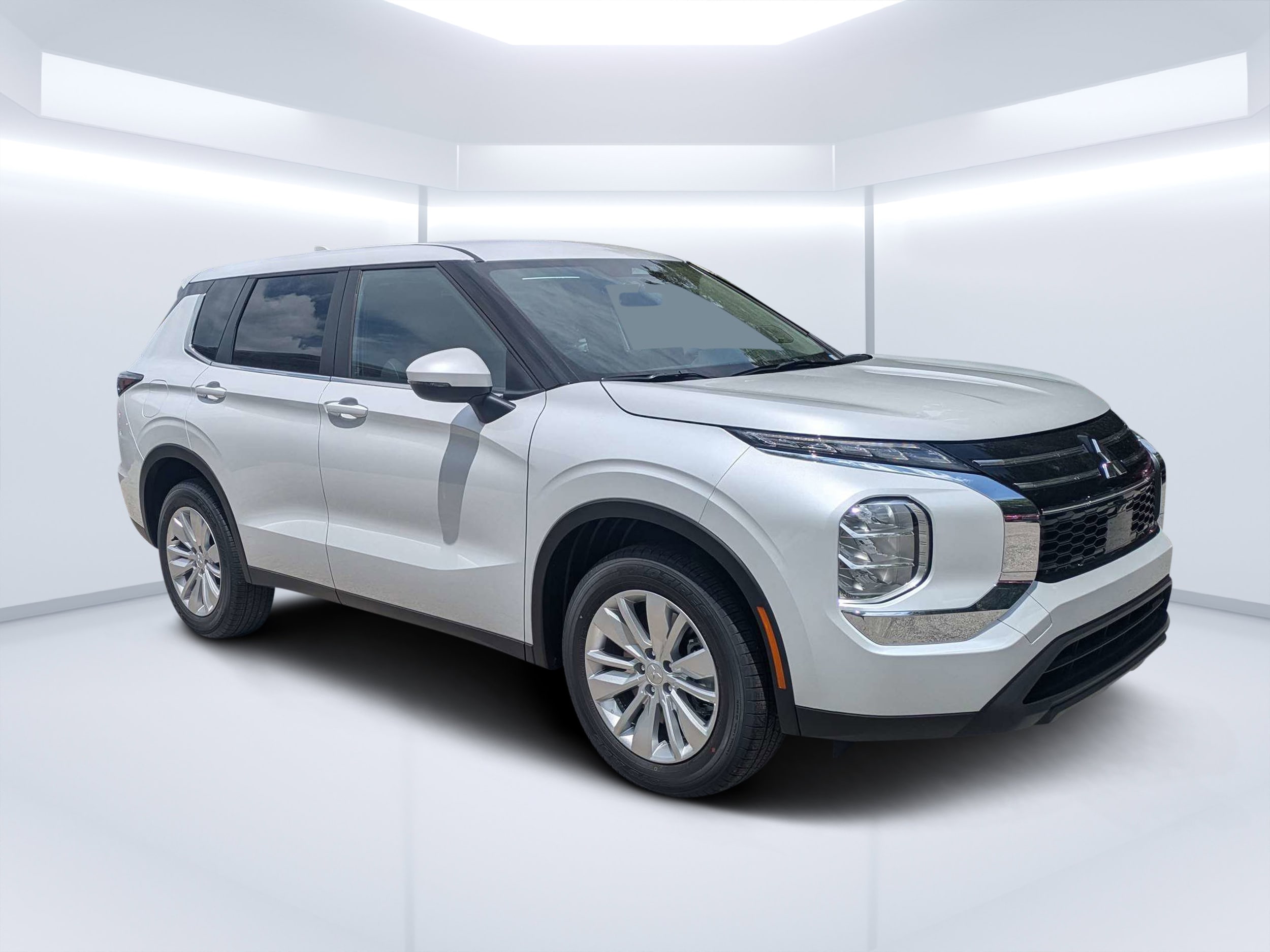 2026 Mitsubishi Outlander ES FWD's photo