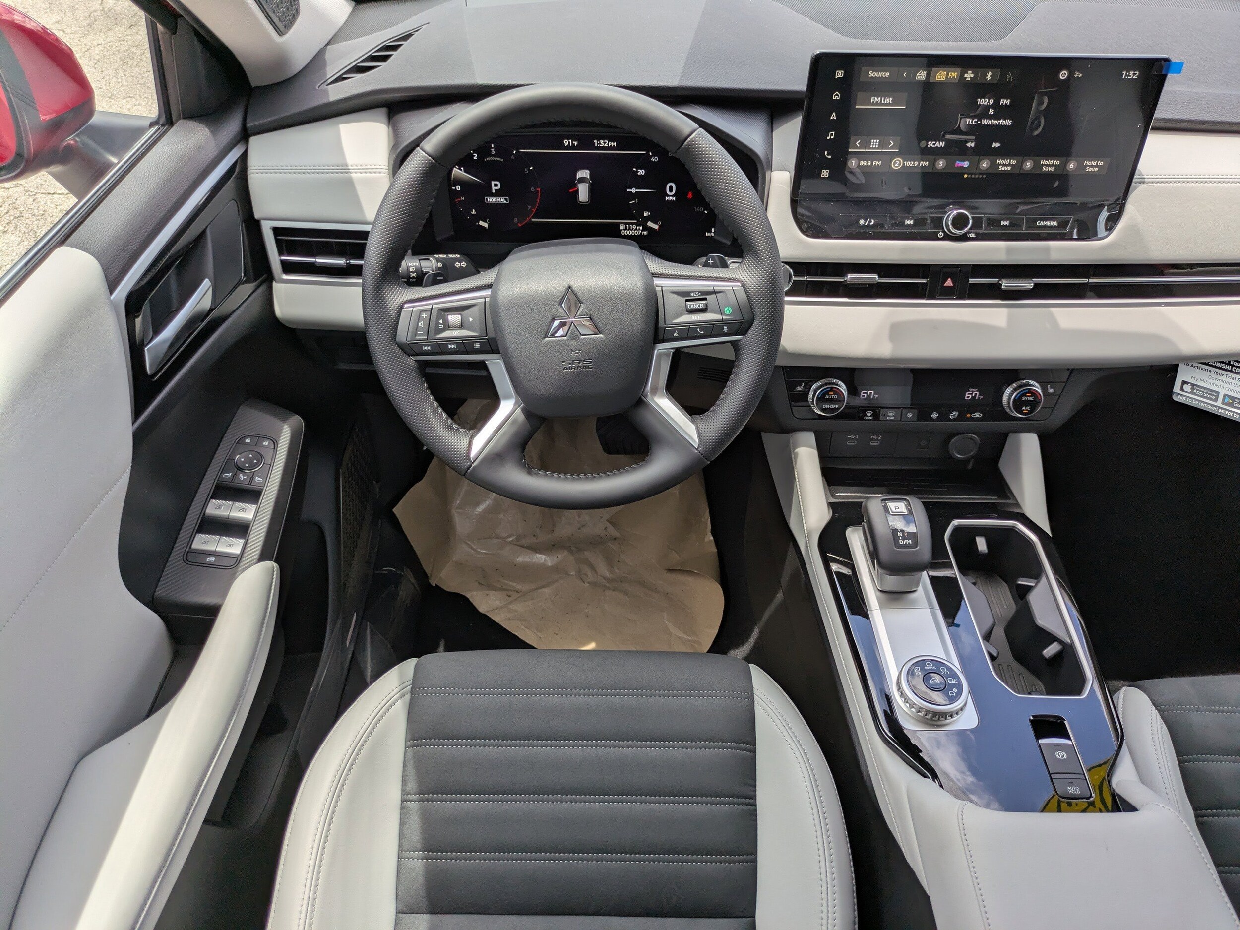 2025 Mitsubishi Outlander SE - Photo 16