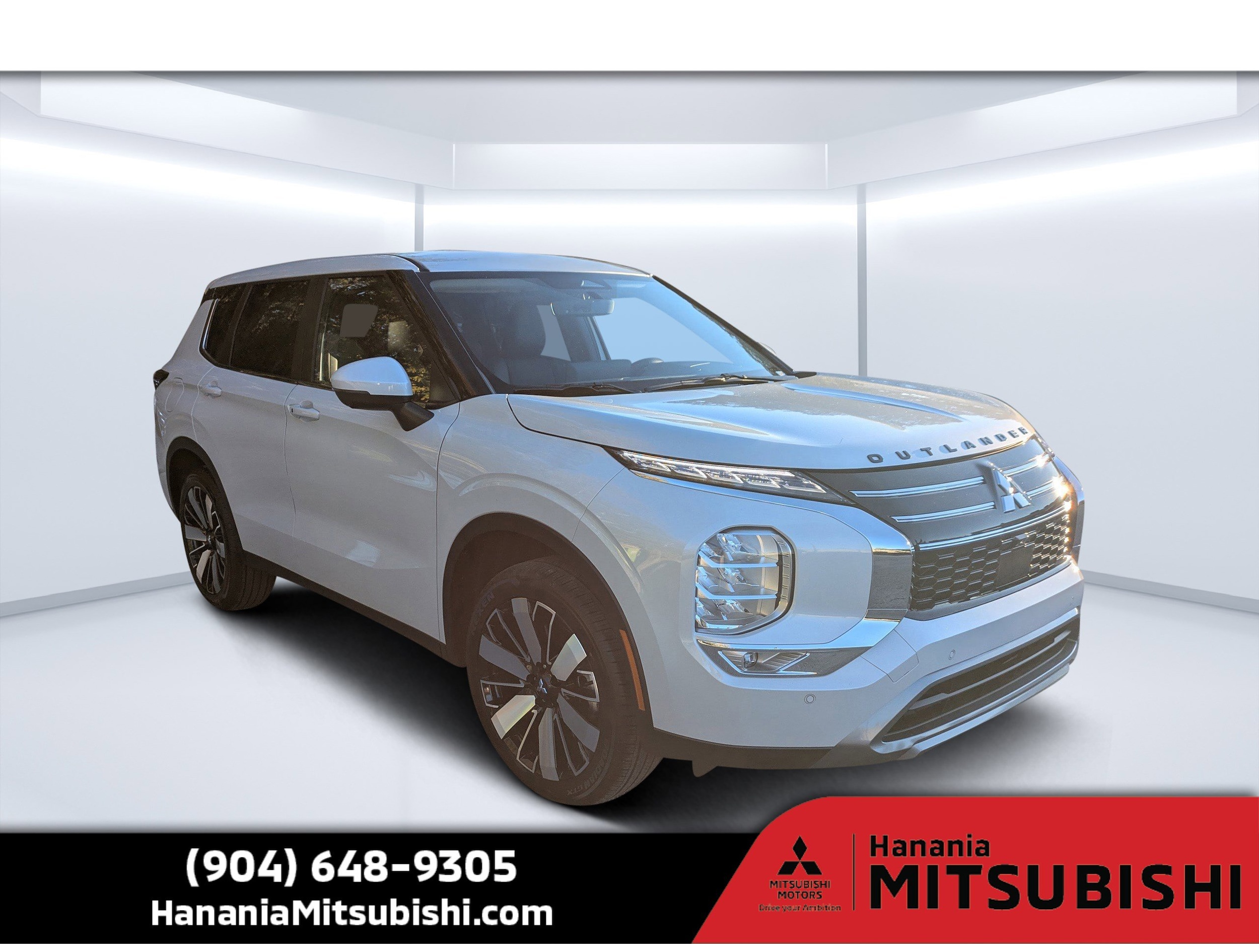 2025 Mitsubishi Outlander SE's photo