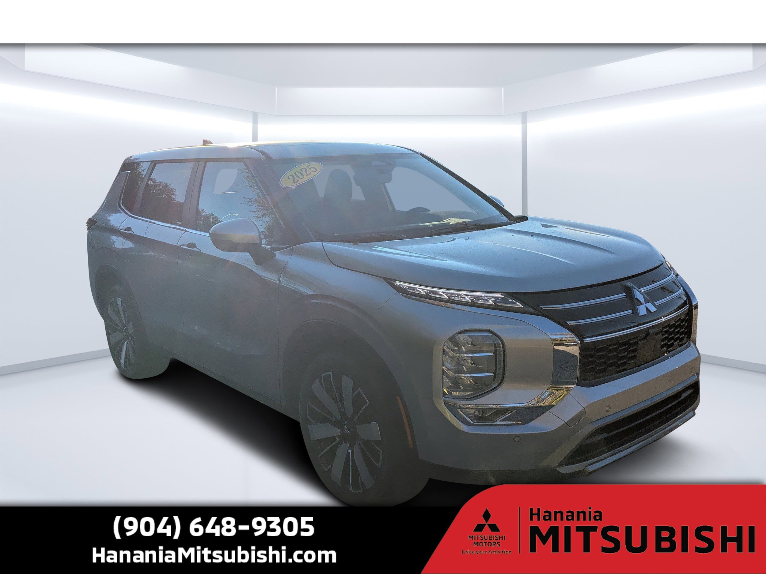 2025 Mitsubishi Outlander SE's photo