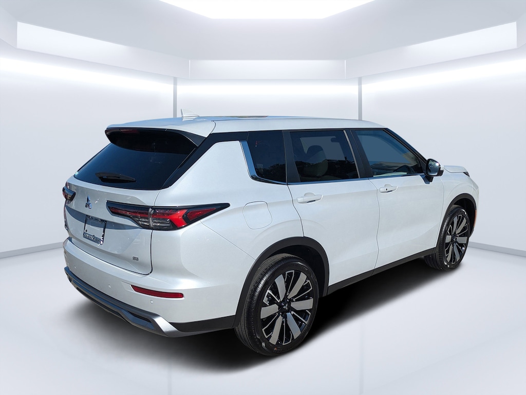 New 2025 Mitsubishi Outlander SE SUV