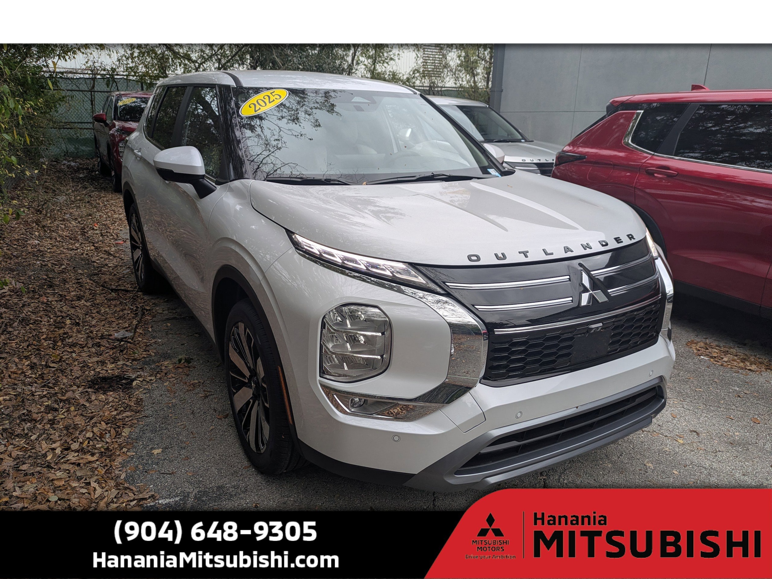 2025 Mitsubishi Outlander SE's photo