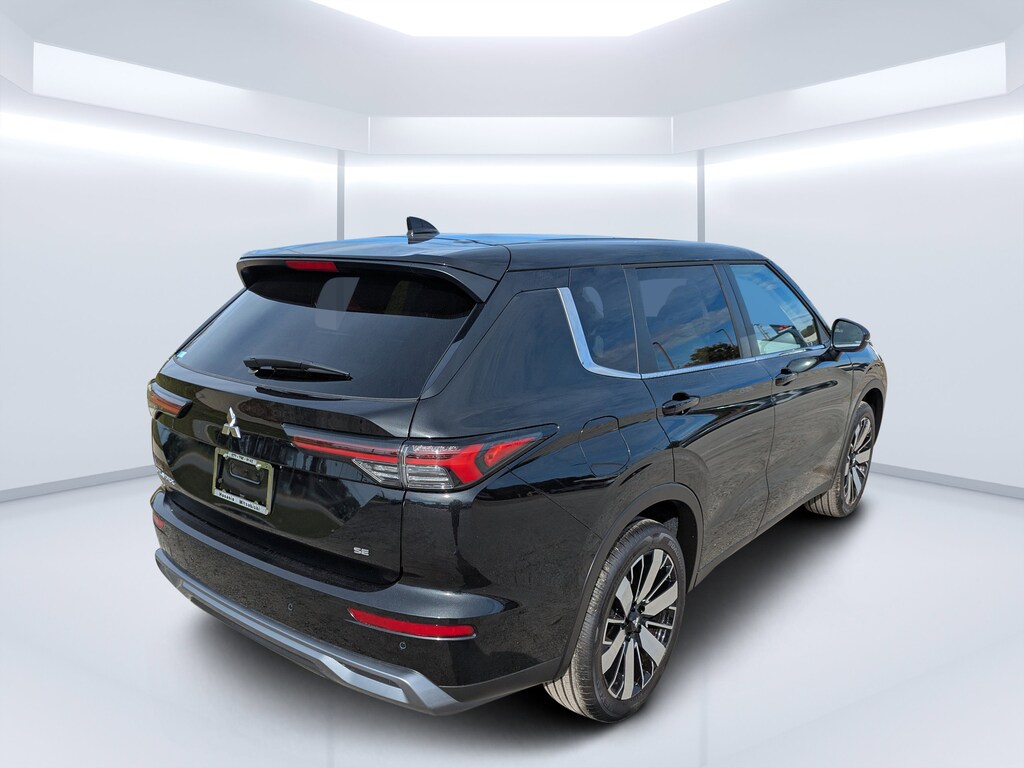 New 2025 Mitsubishi Outlander SE SUV