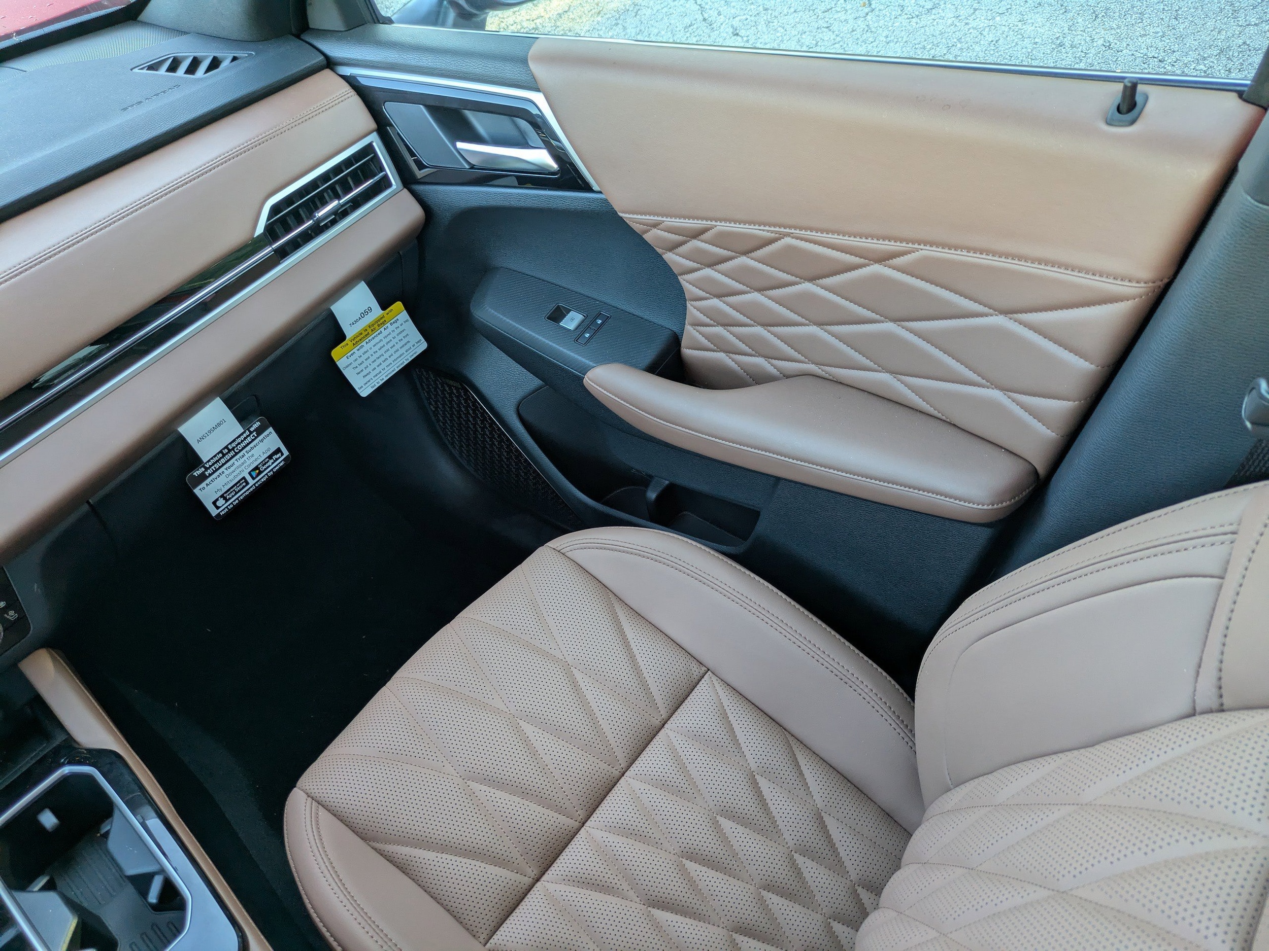 2025 Mitsubishi Outlander SEL - Photo 17