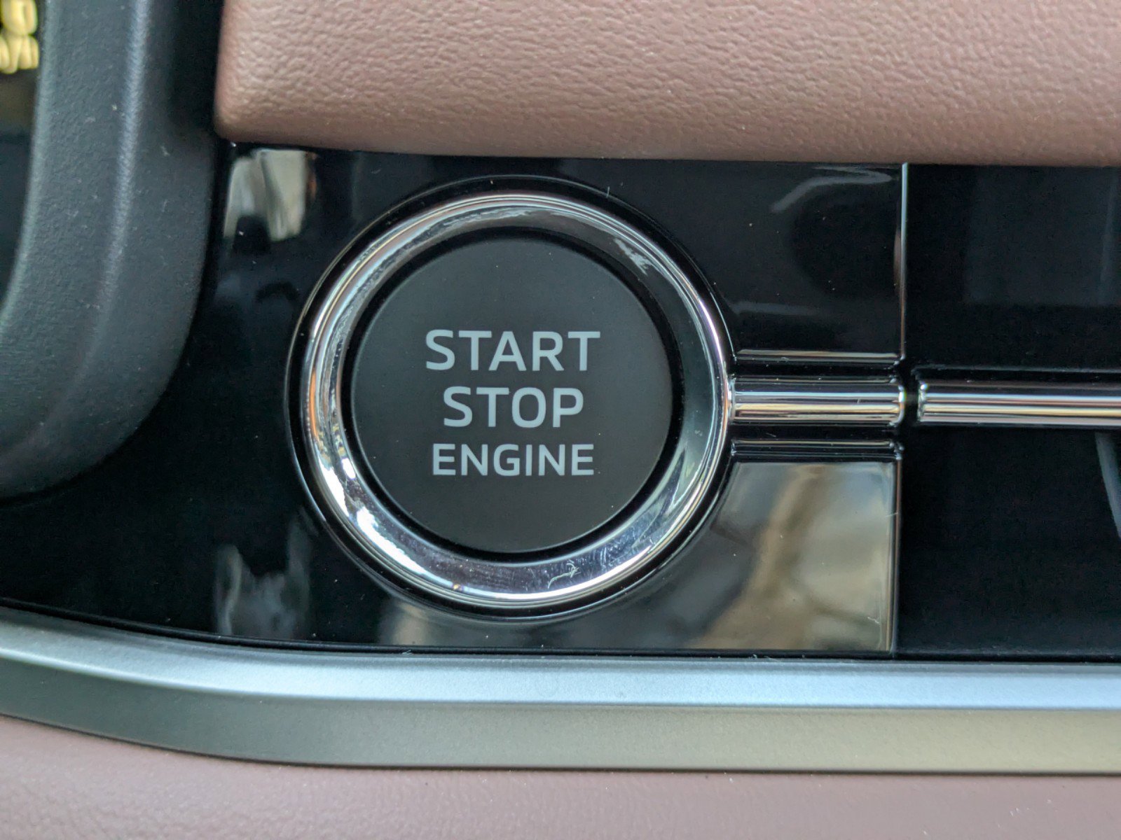 2025 Mitsubishi Outlander SEL - Photo 33