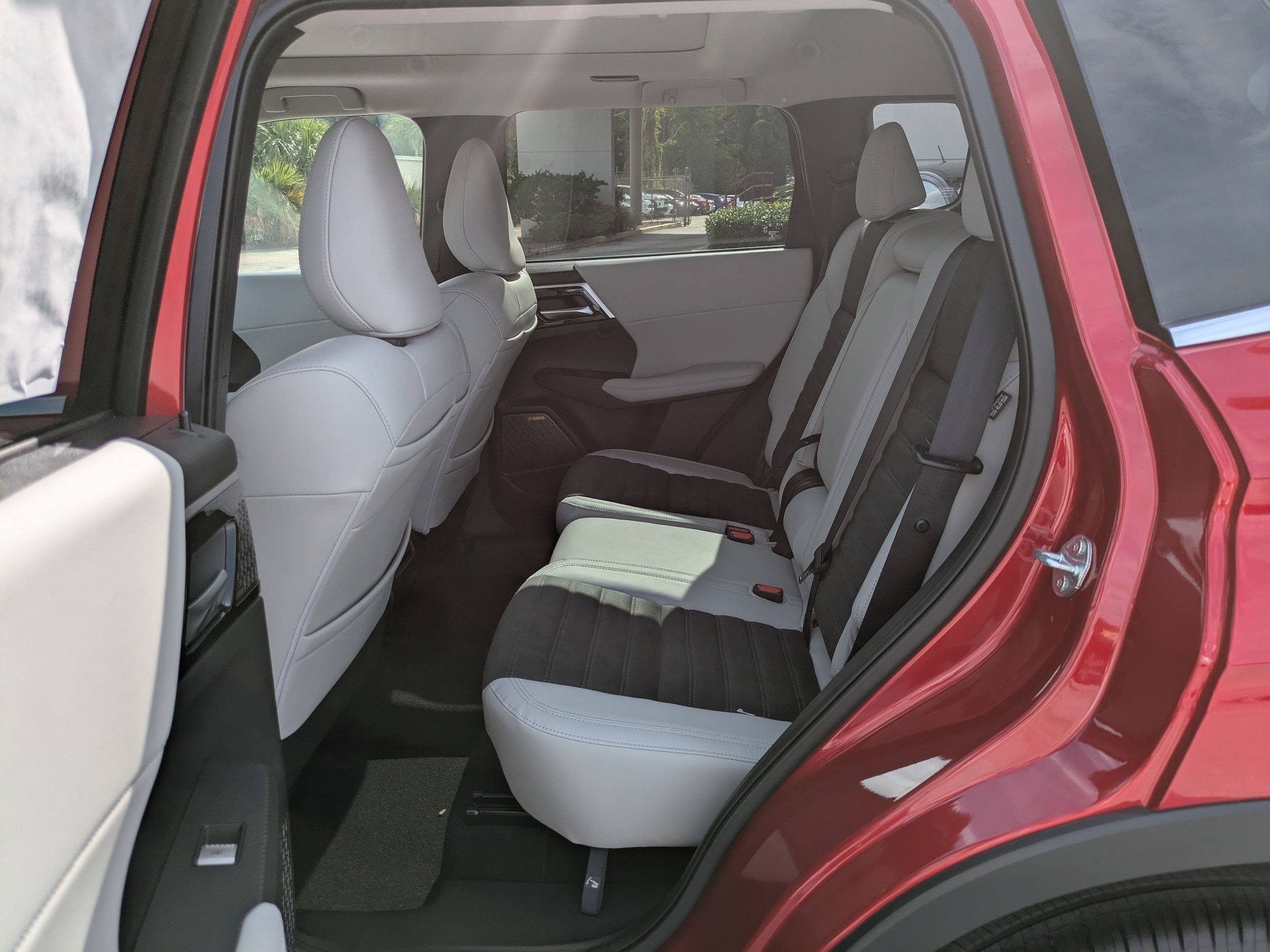 2025 Mitsubishi Outlander SE - Photo 14