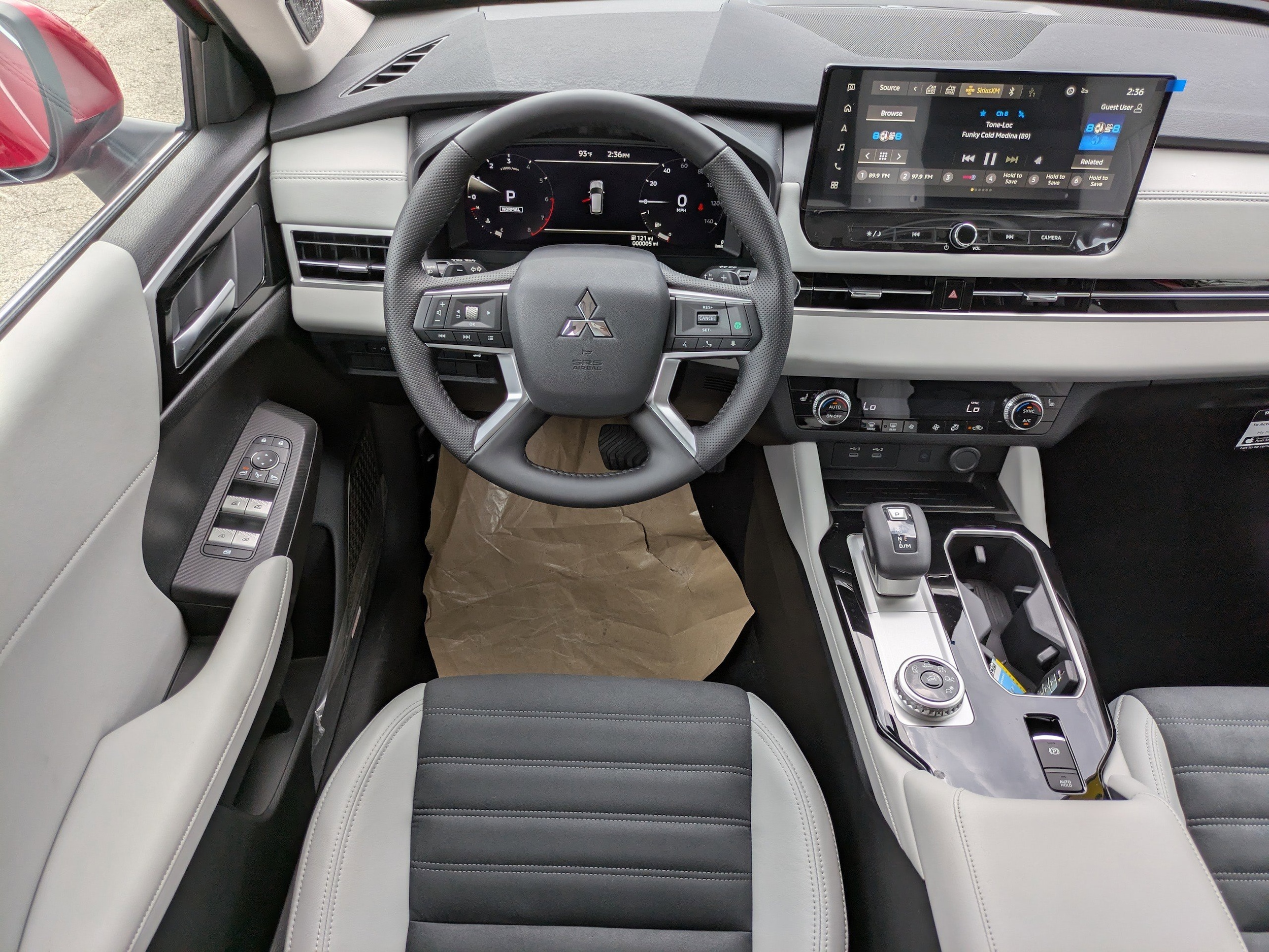 2025 Mitsubishi Outlander SE - Photo 16