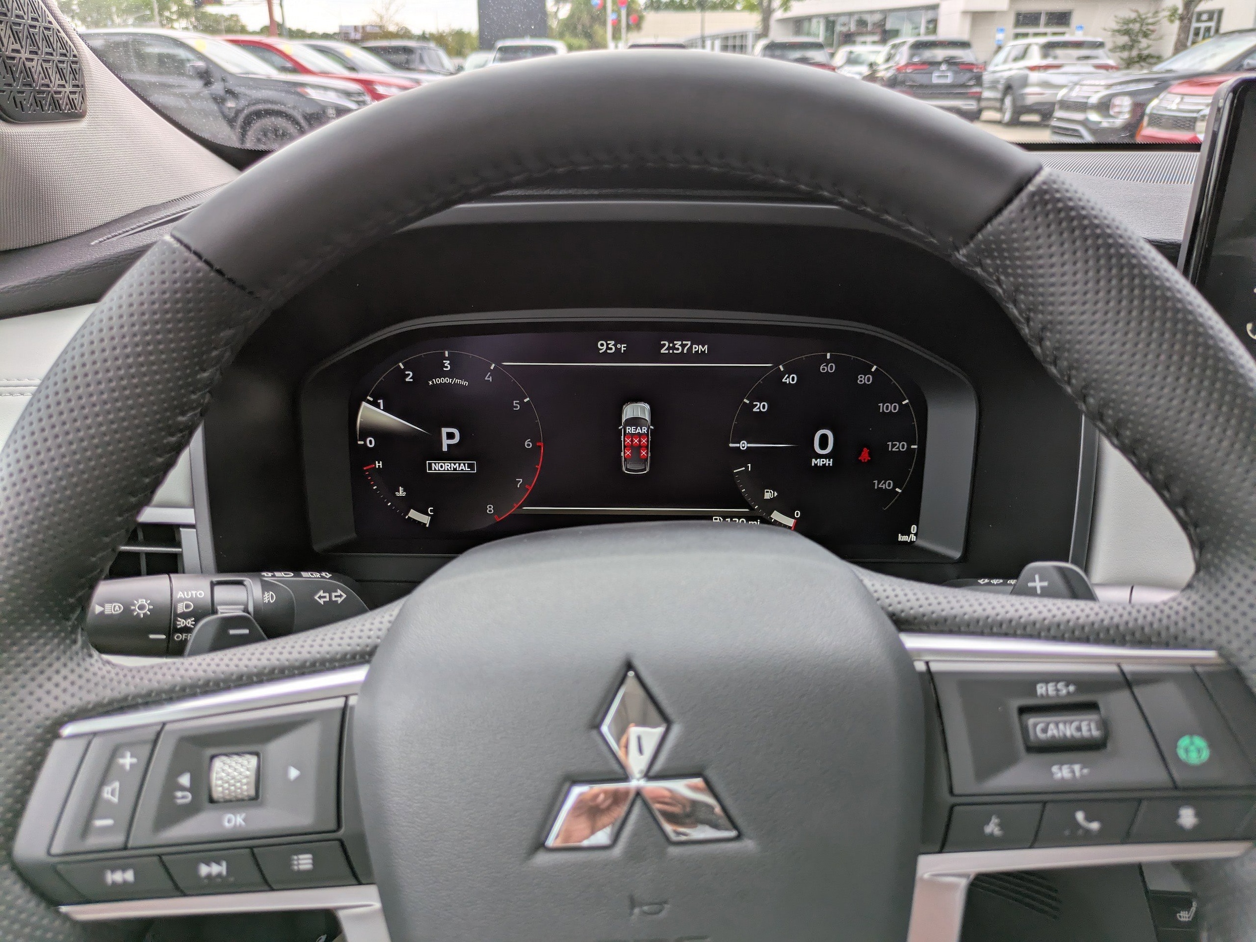 2025 Mitsubishi Outlander SE - Photo 29
