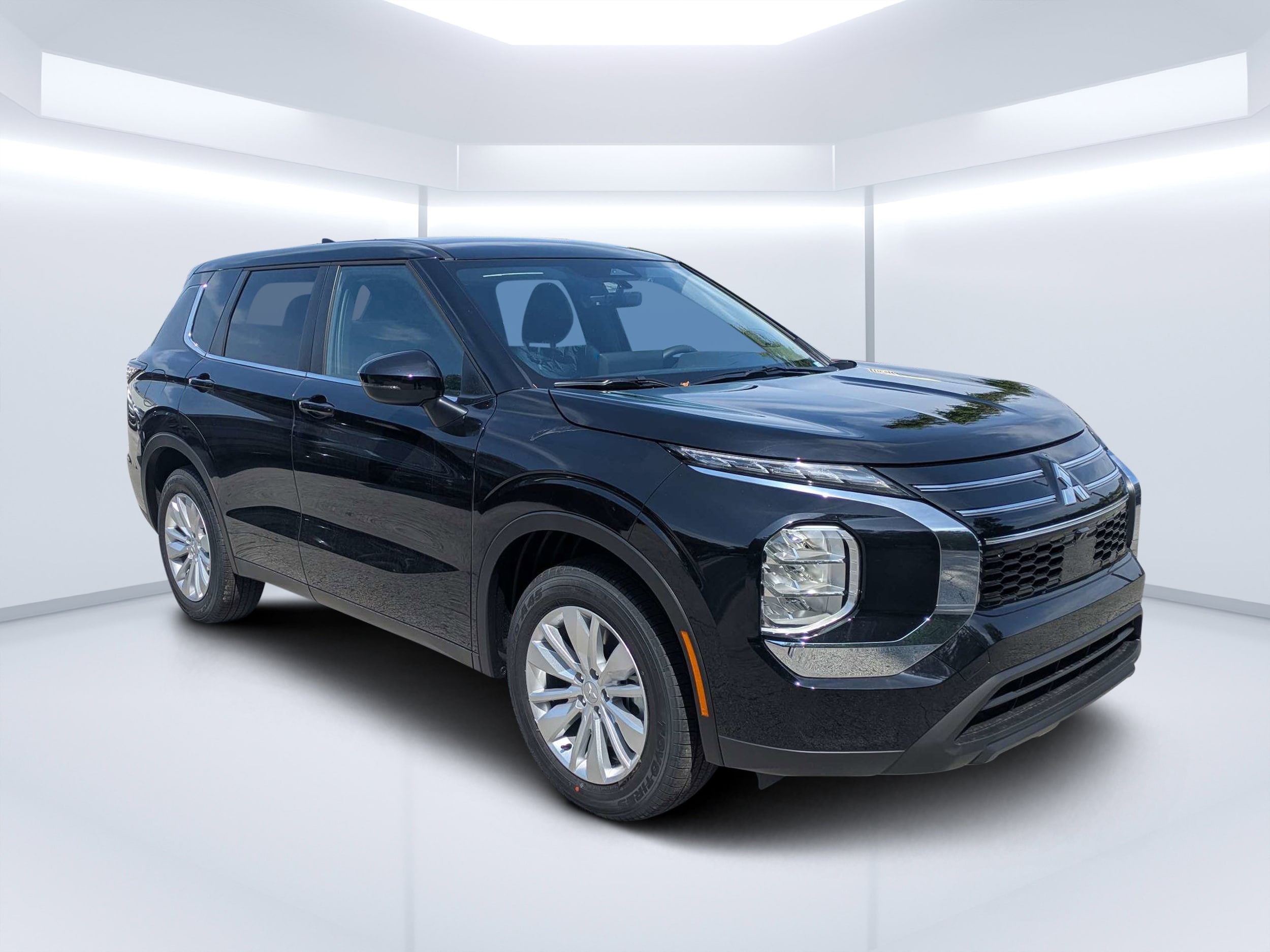 2026 Mitsubishi Outlander ES FWD's photo